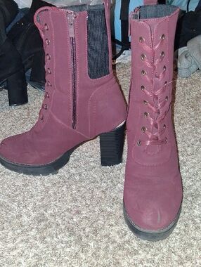 Women's Lace-Up Block Heel Ankle Boots - Wine